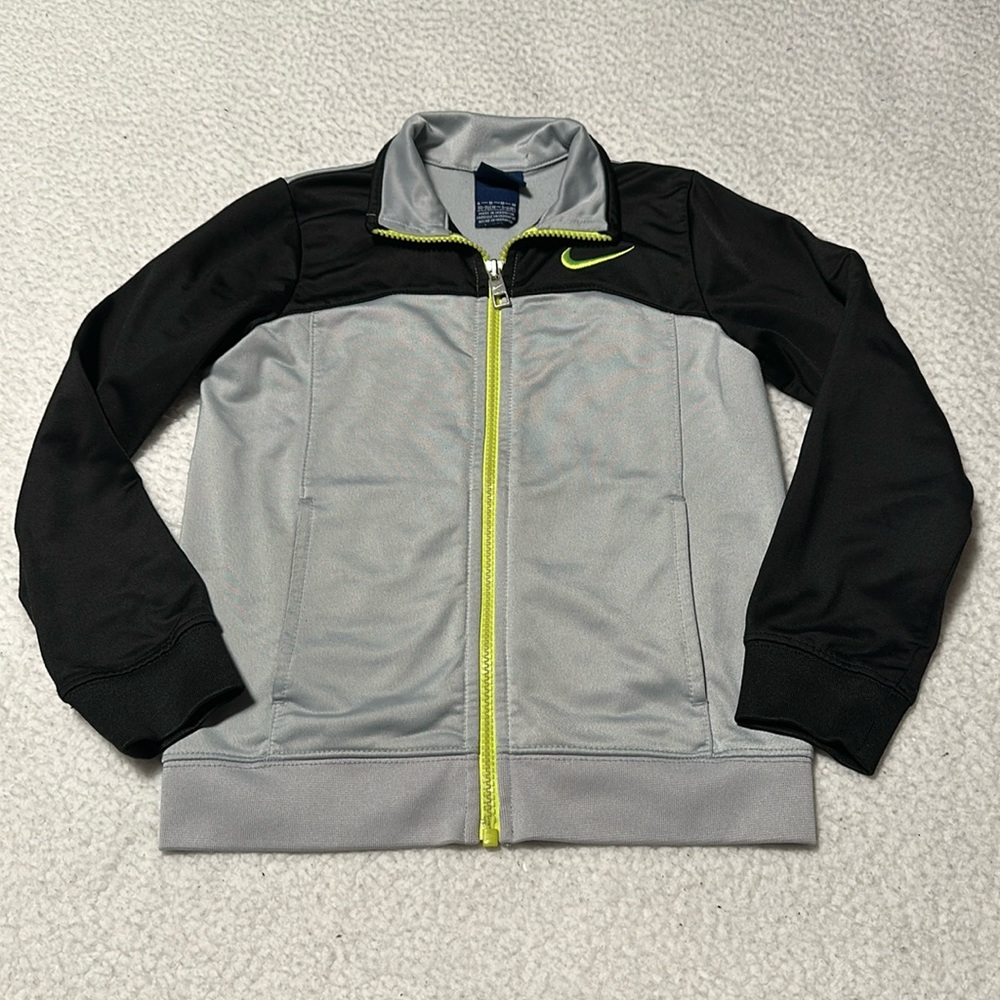 Nike Little Boys Gray and Black Jacket, EUC, Size 6